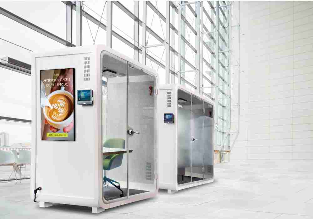 糖果派对子公司达擎之智慧行动办公舱，，，，采用PDLC智能调光玻璃设计，，，透过通电与断电的电流切换，，，，呈现透明与雾面效果，，，，具节能降耗特性并兼顾隐私，，确保信息安全