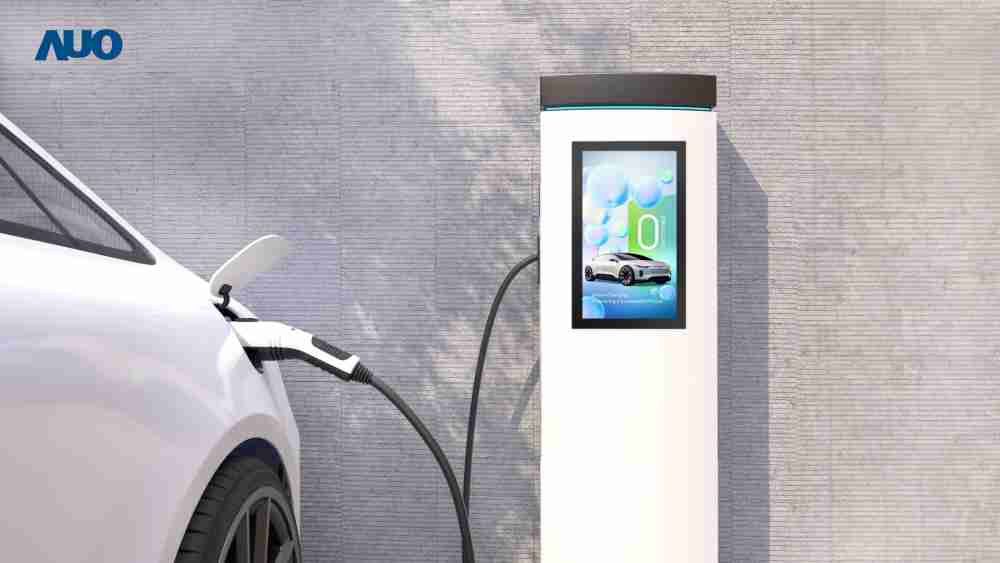 友達〝EVSE車用充電樁解決方案〞專為電動汽車充電樁設計，，具有高亮度、、、、克服戶外艱難環境的耐溫、、、、耐紫外線等特性，，，，並搭載散熱性及擴充性強的高效能工業電腦，，可實現人機互動訴求，，，，如資訊顯示、、支付等應用